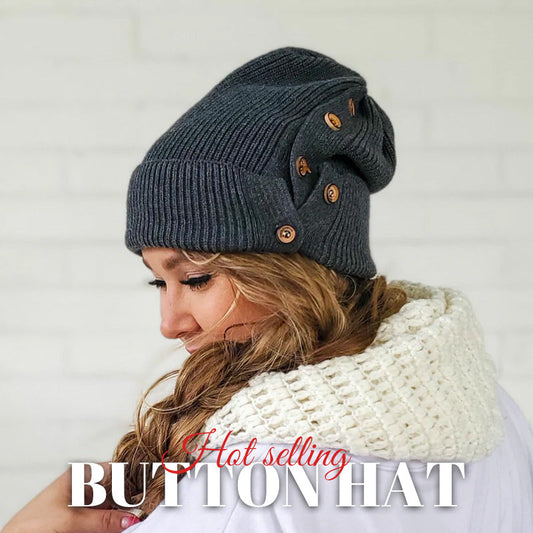 Round button knit hat