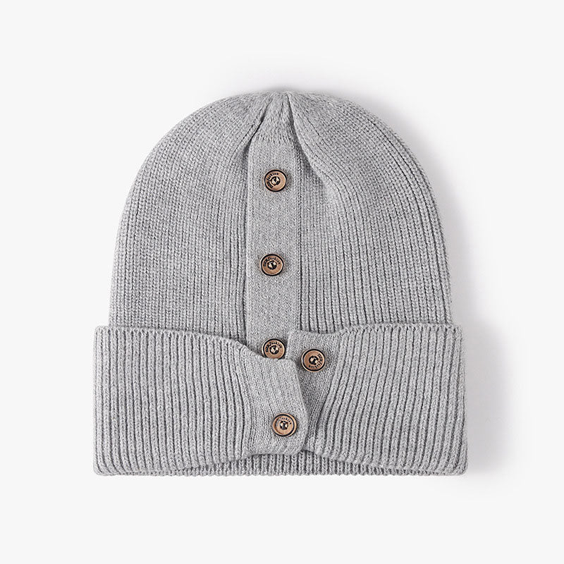 Round button knit hat